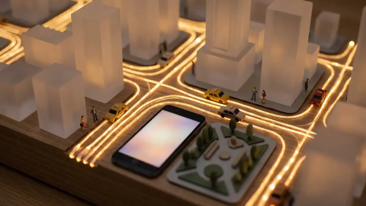Maxim: Redefining Convenience in Modern Mobility and Dining
