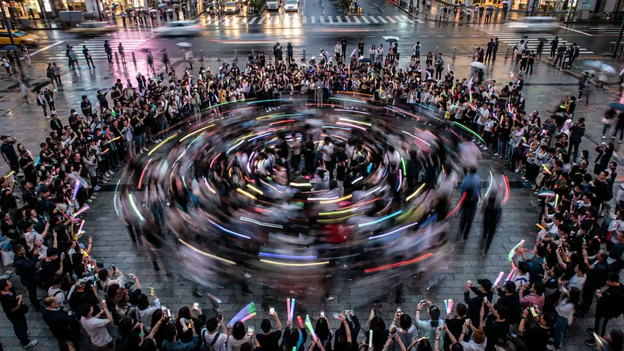 TikTok: El Fenómeno Cultural que Redefinió las Redes Sociales