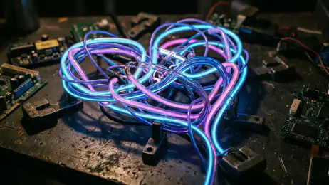 Neon Love Thème : L'Identité Numérique Réinventée